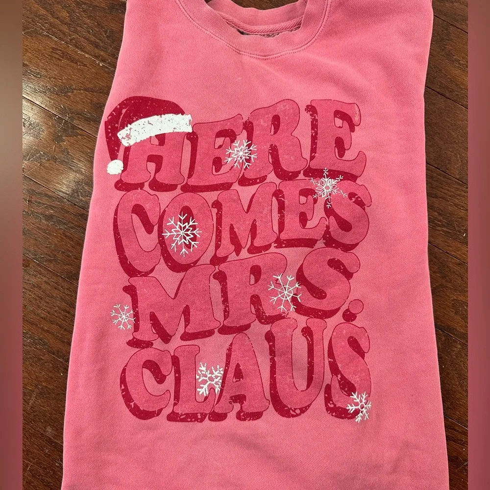 Living Fully Co. Mama Claus sweatshirt - Picture 1 of 5